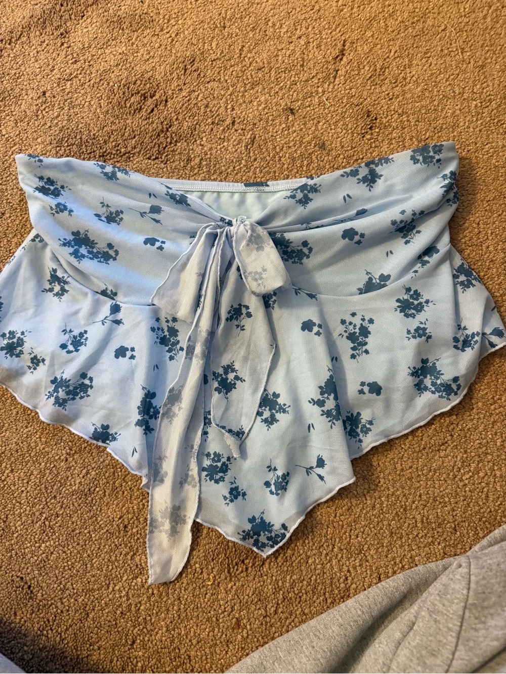 SHEIN Light Blue Floral Tie-Front Crop Tube Top